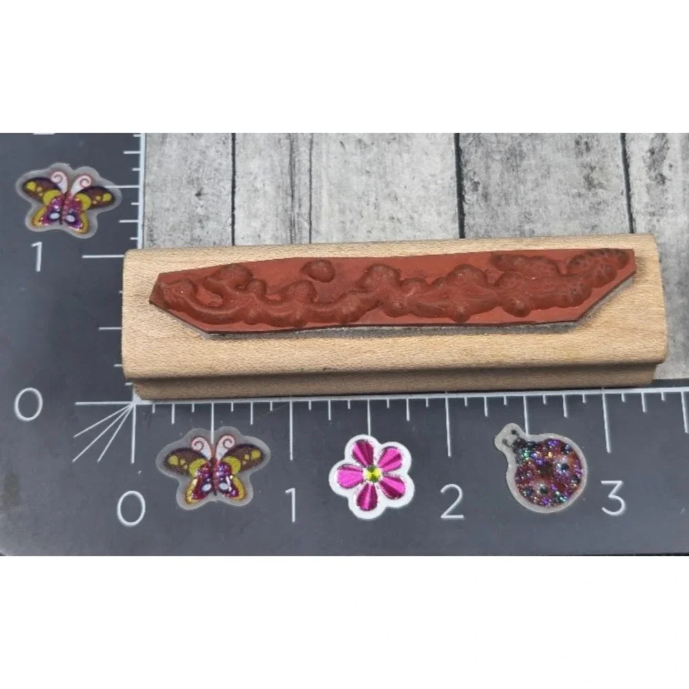 Azadi Earles Waves Border 1X3.5 Rubber Stamp Wood #Q77